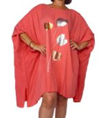 Blusón liso con tulipanes