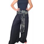 Pantalón con cinto pata ancha